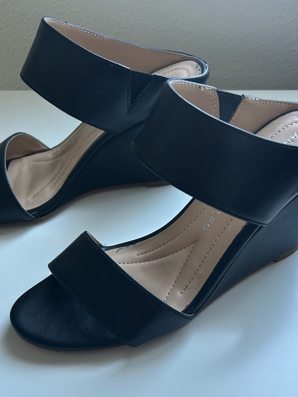 Andrew Geller Black Wedge Sandals